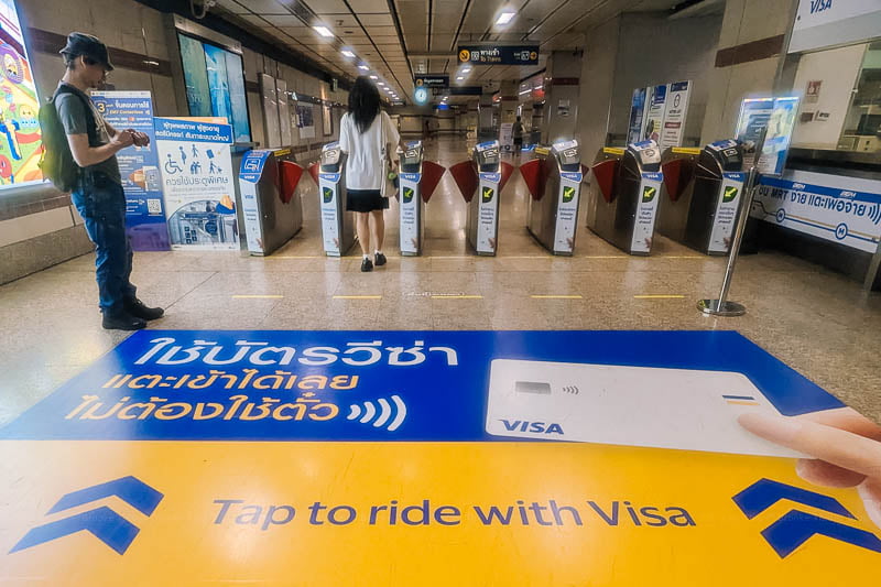 Public transport in Bangkok: you can use physical credit cards at the MRT fare gates